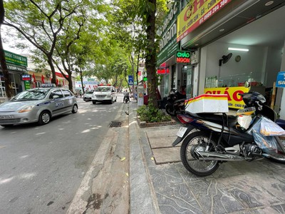 Mặt phố trung tâm  quận ba đình- ô tô dừng đỗ ngày đêm, kd đỉnh- dt 53m2/5t   giá 8 tỷ 6 2