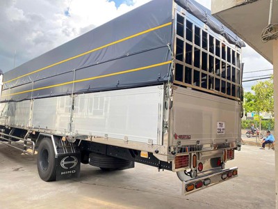 Hino 8 tấn thùng dài 10m 5