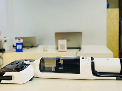 So sánh hai máy hút bụi nằm thấp 180 độ - Xiaomi Shunzao M20 và Tineco Stretch 2