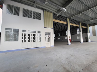 Cho thuê 3.800 m2 Kho xưởng mới ,Tân Uyên Bình dương đường lớn giá rẻ 0