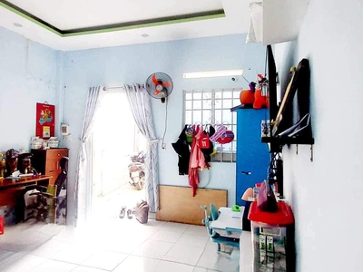 Cần tuyển nhân viên phụ gội đầu chưa biết được hướng dẫn có chỗ ăn ở 8734