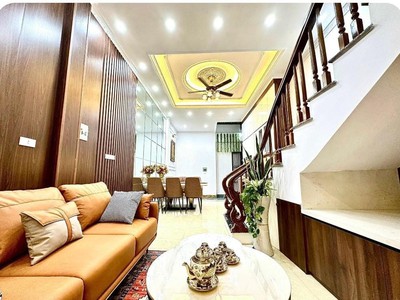 Cần tuyển nhân viên phụ gội đầu chưa biết được hướng dẫn có chỗ ăn ở 8375