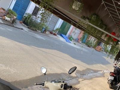 Cần tuyển nhân viên phụ gội đầu chưa biết được hướng dẫn có chỗ ăn ở 8780