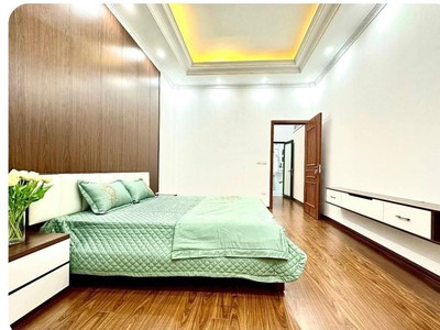 Cần tuyển nhân viên phụ gội đầu chưa biết được hướng dẫn có chỗ ăn ở 8360