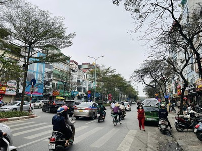 Cần tuyển nhân viên phụ gội đầu chưa biết được hướng dẫn có chỗ ăn ở 8527