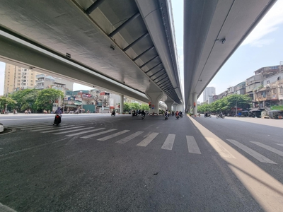Cần tuyển nhân viên phụ gội đầu chưa biết được hướng dẫn có chỗ ăn ở 8413