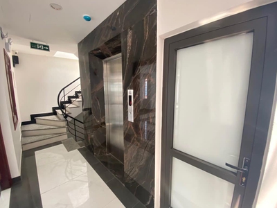 Cần tuyển nhân viên phụ gội đầu chưa biết được hướng dẫn có chỗ ăn ở 8599