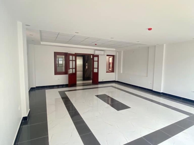 Cần tuyển nhân viên phụ gội đầu chưa biết được hướng dẫn có chỗ ăn ở 8598