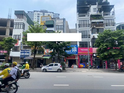 Cần tuyển nhân viên phụ gội đầu chưa biết được hướng dẫn có chỗ ăn ở 8430