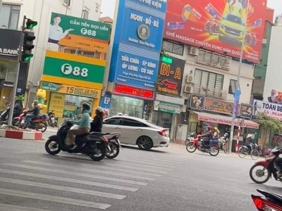 Cần tuyển nhân viên phụ gội đầu chưa biết được hướng dẫn có chỗ ăn ở 8410