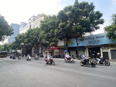 Cần tuyển nhân viên phụ gội đầu chưa biết được hướng dẫn có chỗ ăn ở 8478