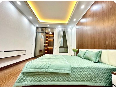 Cần tuyển nhân viên phụ gội đầu chưa biết được hướng dẫn có chỗ ăn ở 8361
