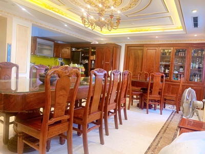 Cần tuyển nhân viên phụ gội đầu chưa biết được hướng dẫn có chỗ ăn ở 8475