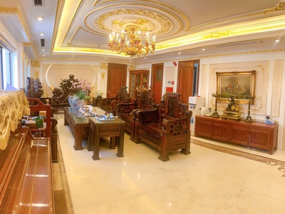 Cần tuyển nhân viên phụ gội đầu chưa biết được hướng dẫn có chỗ ăn ở 8476