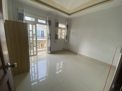 Cần tuyển nhân viên phụ gội đầu chưa biết được hướng dẫn có chỗ ăn ở 8795