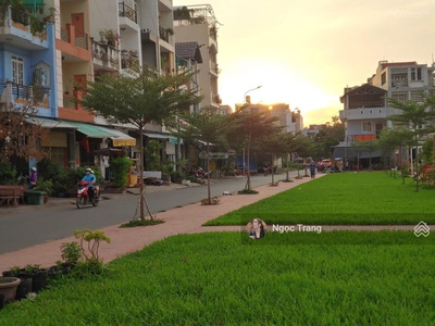Cần tuyển nhân viên phụ gội đầu chưa biết được hướng dẫn có chỗ ăn ở 8824