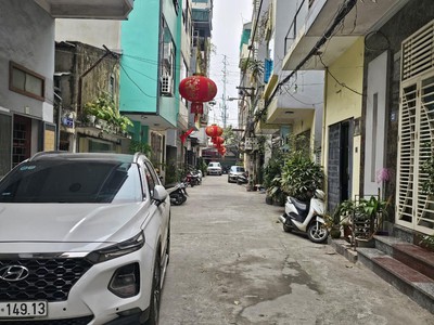 Cần tuyển nhân viên phụ gội đầu chưa biết được hướng dẫn có chỗ ăn ở 8729