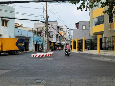 Cần tuyển nhân viên phụ gội đầu chưa biết được hướng dẫn có chỗ ăn ở 8759