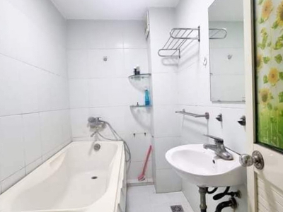 Cần tuyển nhân viên phụ gội đầu chưa biết được hướng dẫn có chỗ ăn ở 8682