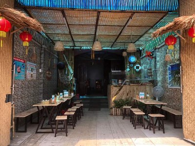 Cần tuyển nhân viên phụ gội đầu chưa biết được hướng dẫn có chỗ ăn ở 8822