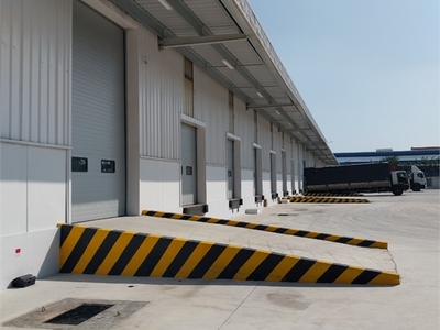 Cần tuyển nhân viên phụ gội đầu chưa biết được hướng dẫn có chỗ ăn ở 8830