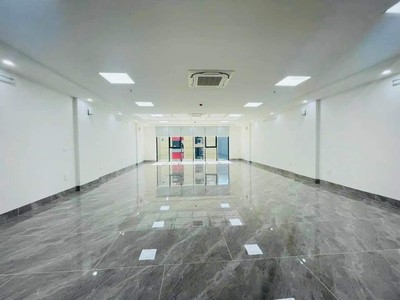 Cần tuyển nhân viên phụ gội đầu chưa biết được hướng dẫn có chỗ ăn ở 8569