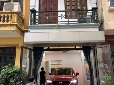 Cần tuyển nhân viên phụ gội đầu chưa biết được hướng dẫn có chỗ ăn ở 8541
