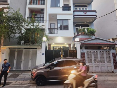 Cần tuyển nhân viên phụ gội đầu chưa biết được hướng dẫn có chỗ ăn ở 8535