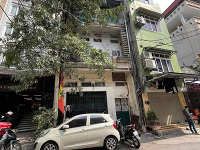 Cần tuyển nhân viên phụ gội đầu chưa biết được hướng dẫn có chỗ ăn ở 8512