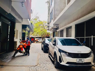 Cần tuyển nhân viên phụ gội đầu chưa biết được hướng dẫn có chỗ ăn ở 8496