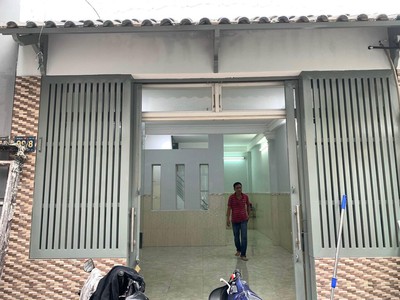 Cần tuyển nhân viên phụ gội đầu chưa biết được hướng dẫn có chỗ ăn ở 8744