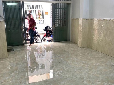 Cần tuyển nhân viên phụ gội đầu chưa biết được hướng dẫn có chỗ ăn ở 8742