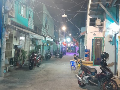 Cần tuyển nhân viên phụ gội đầu chưa biết được hướng dẫn có chỗ ăn ở 8834