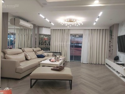 Bán nhà phân lô trần quốc hoàn 60m, có gara, thang máy, kinh doanh rất tốt 0