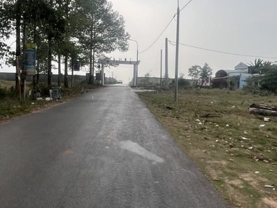 Bán nhà xưởng 2 mặt tiền tuyệt đẹp đang hoạt động tại xã long đức - long thành . đồng nai 0