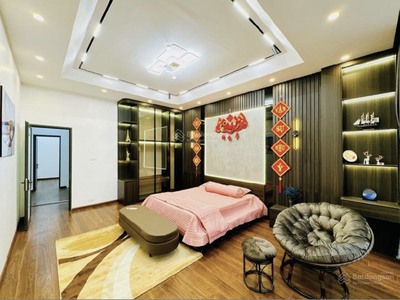 Bán nhà phân lô trần quốc hoàn 60m, có gara, thang máy, kinh doanh rất tốt 1