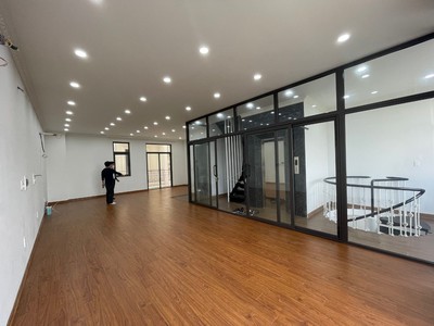 Cho thuê sàn tầng 3 tại Vinhomes Marina, 80m2  giá 8tr 1