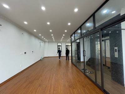 Cho thuê sàn tầng 3 tại Vinhomes Marina, 80m2  giá 8tr 3