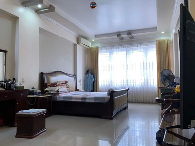 Cần bán nhà trong ngõ Lâm Tường, Lê Chân, Hải Phòng. 106m2 nhà 3 tầng. 8,5 tỷ ô tô đỗ 1