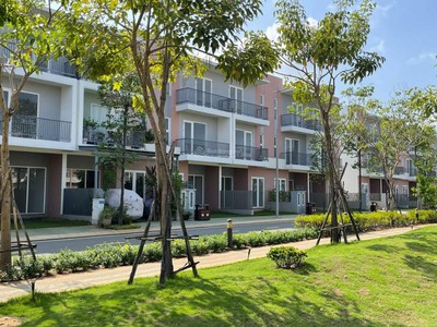 Rỗ Hàng Nhà Phố , biệt thự , shophouse Dragon Village liền kề khu VIP Quận 9 2