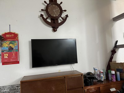 Cần thanh lý tivi sony 40 inh smart vẫn còn mới 0