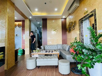 Cần tuyển nhân viên phụ gội đầu chưa biết được hướng dẫn có chỗ ăn ở 11445