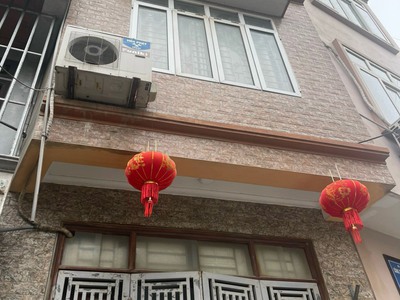 Chính chủ bán căn nhà 4 tầng diện tích xây dưng 35 m đường ô tô thoải mãi kinh doanh 2