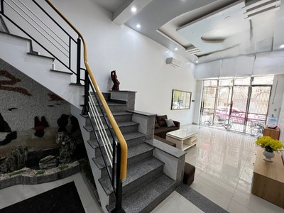 Chính Chủ Cho Thuê Nhà 193 Văn Cao Có Thang Máy Full Đồ Mới Đẹp Về Ở Ngay: 2
