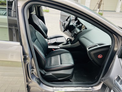 Focus1.5 Ecoboost 2016 Xe gia đình giá tốt 15