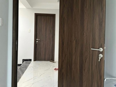 Giá cửa nhựa composite tại Bình Dương 2024   Mẫu cửa hiện đại chống nước 1