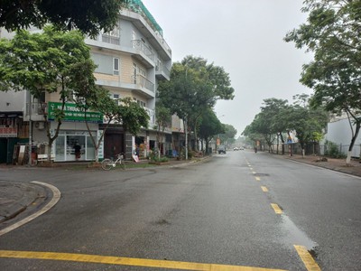 Giảm sốc 500tr  bán nhanh trong tháng, đất p/lô tđc giang biên, vỉa hè ô tô tránh, 44m2, nhỉnh 5ty 0