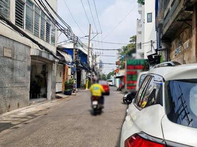 Cần tuyển nhân viên phụ gội đầu chưa biết được hướng dẫn có chỗ ăn ở 12558