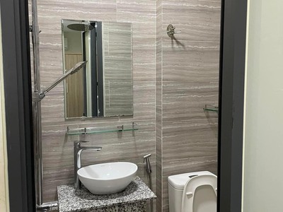 Cho thuê phòng đẹp  full nội thất, máy lạnh ở Quận 3. 5