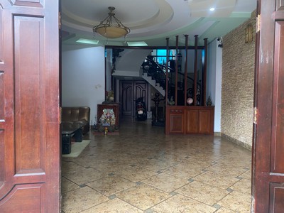 Chính chủ cần bán căn nhà đẹp dt 140m2 mặt tiền đường đội cung - phường 11 0
